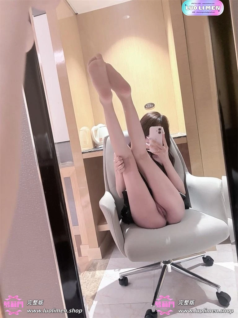 图片[7]-奈奈@Ynainaii 新作 双尾水手服少萝福利 极品萝莉诱惑-萝莉门 LUOLIMEN